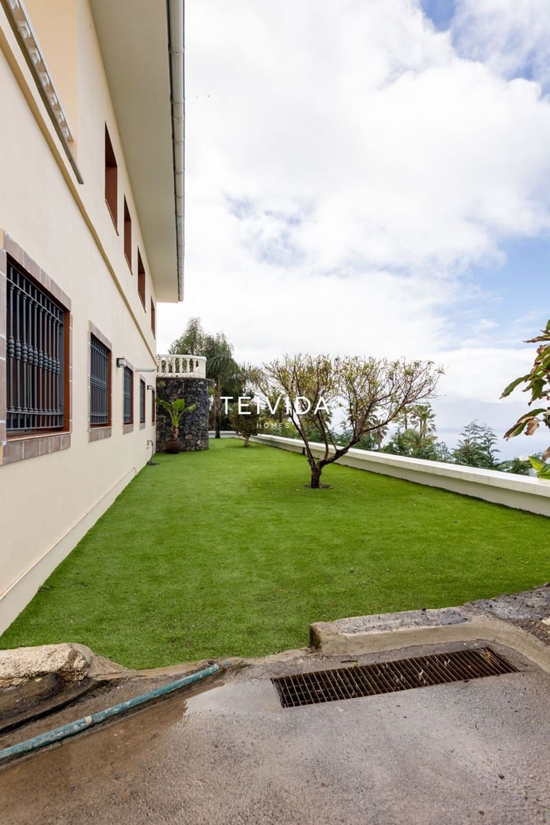 3 bedroom Villa for sale in Tacoronte with garage - € 825,000 (Ref: 9883838)
