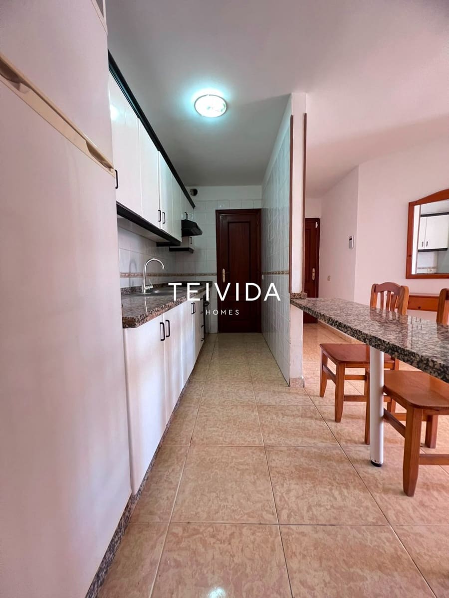 2 slaapkamer Flat te koop in Las Galletas met garage - € 210.000 (Ref: 9883839)