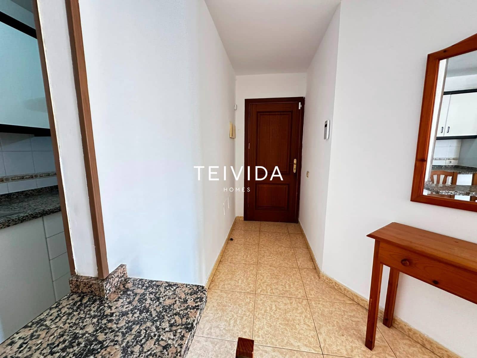 2 slaapkamer Flat te koop in Las Galletas met garage - € 210.000 (Ref: 9883839)