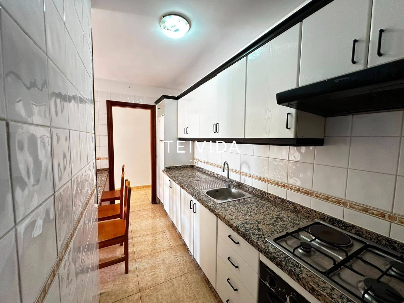 2 slaapkamer Flat te koop in Las Galletas met garage - € 210.000 (Ref: 9883839)