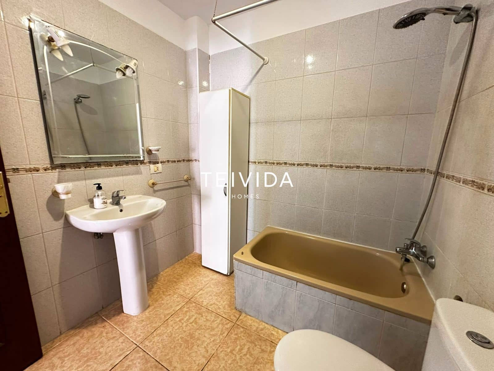 2 slaapkamer Flat te koop in Las Galletas met garage - € 210.000 (Ref: 9883839)