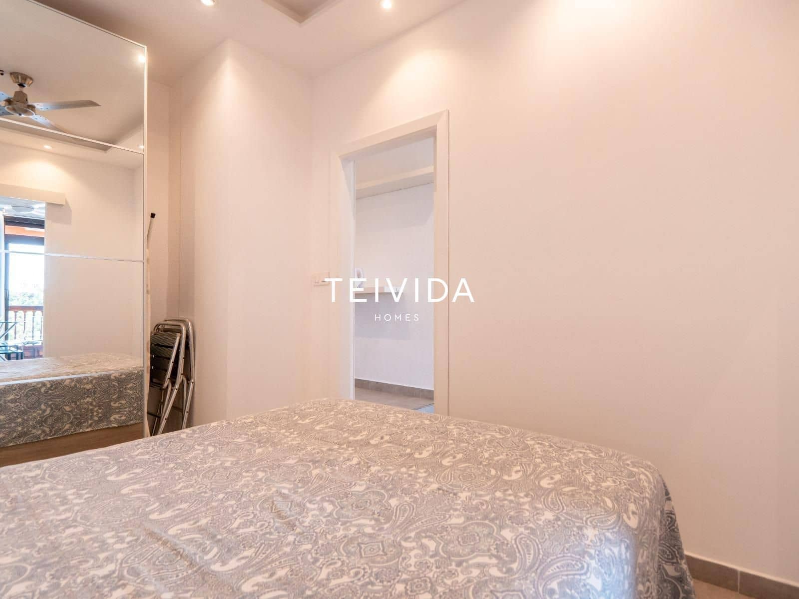 1 slaapkamer Flat te koop in San Eugenio - € 240.000 (Ref: 9883979)