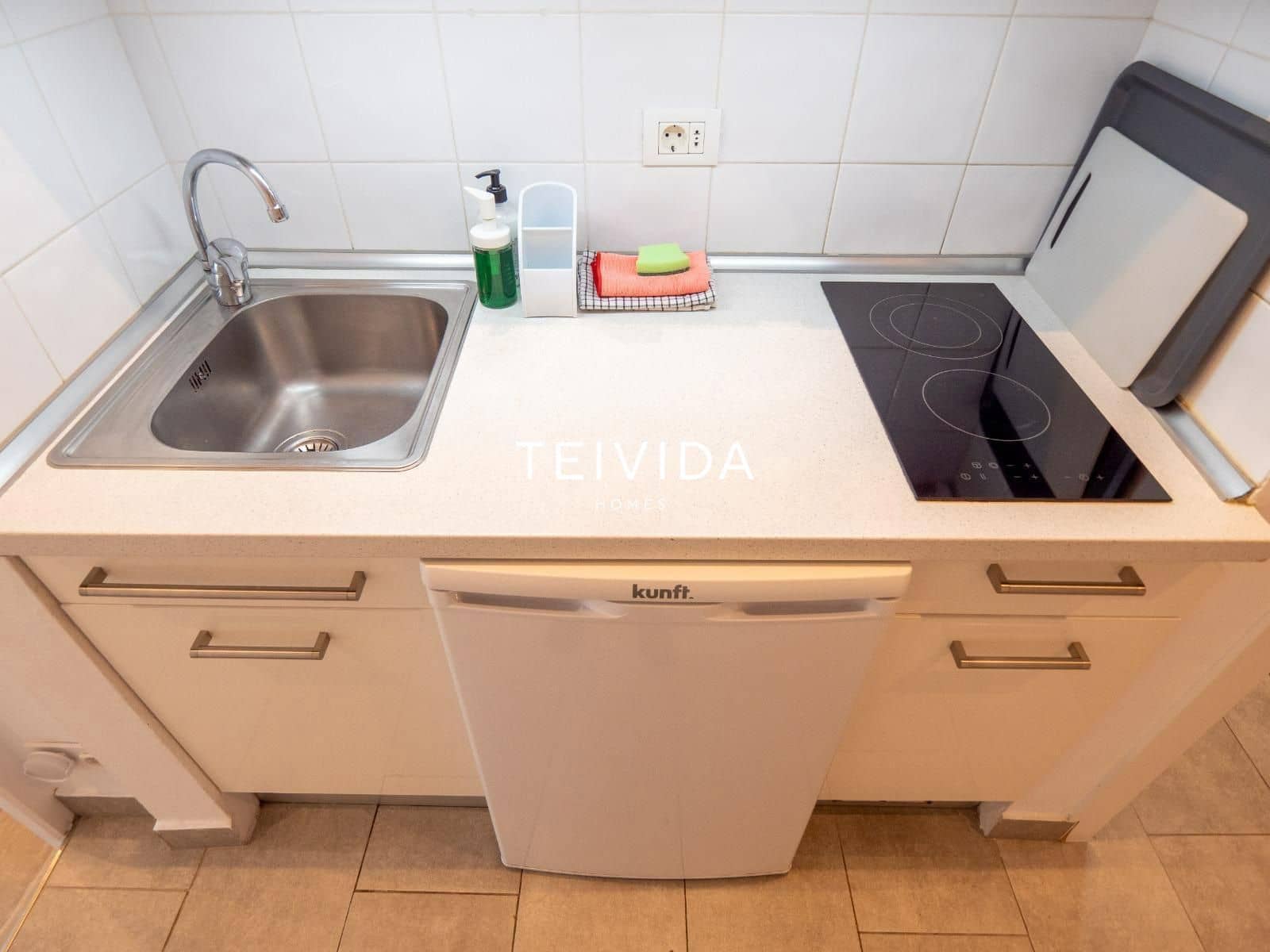 1 slaapkamer Flat te koop in San Eugenio - € 240.000 (Ref: 9883979)