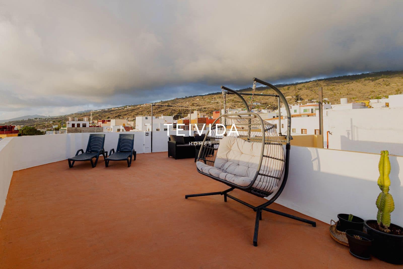 8 sovrum Restaurang/Bar till salu i Guia de Isora med garage - 650 000 € (Ref: 9898367)