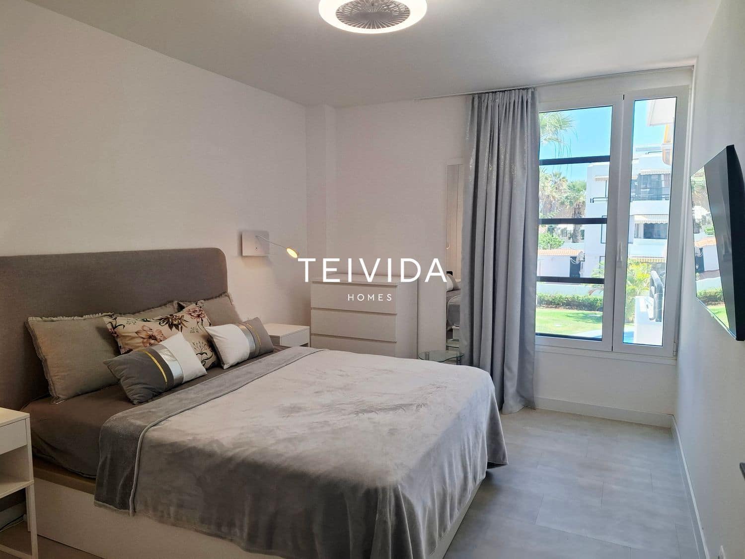 2 sovrum Lägenhet till salu i Playa de las Americas med pool - 498 000 € (Ref: 9898377)