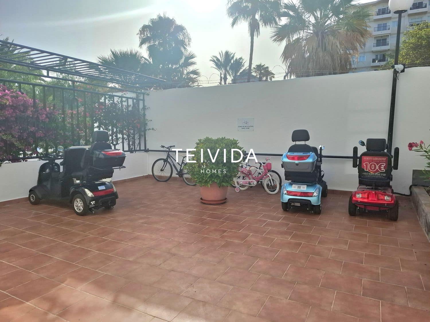 2 sovrum Lägenhet till salu i Playa de las Americas med pool - 498 000 € (Ref: 9898377)
