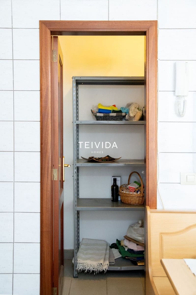 Piso de 3 habitaciones en Guía de Isora en venta con garaje - 320.000 € (Ref: 9898380)