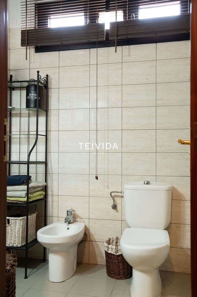 Piso de 3 habitaciones en Guía de Isora en venta con garaje - 320.000 € (Ref: 9898380)