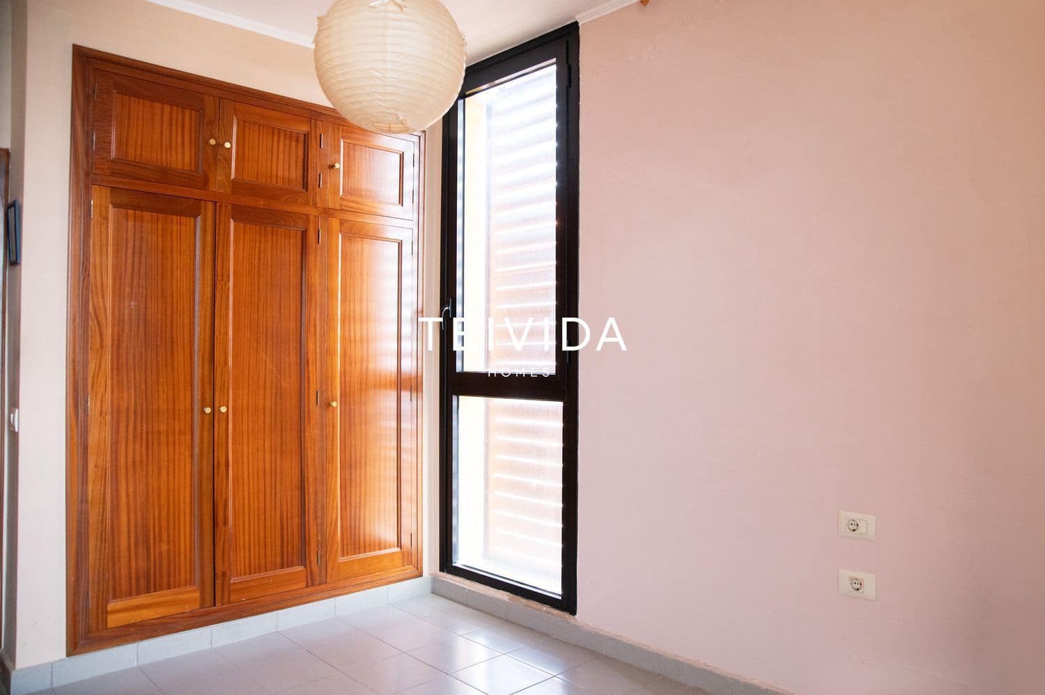Piso de 3 habitaciones en Guía de Isora en venta con garaje - 320.000 € (Ref: 9898380)