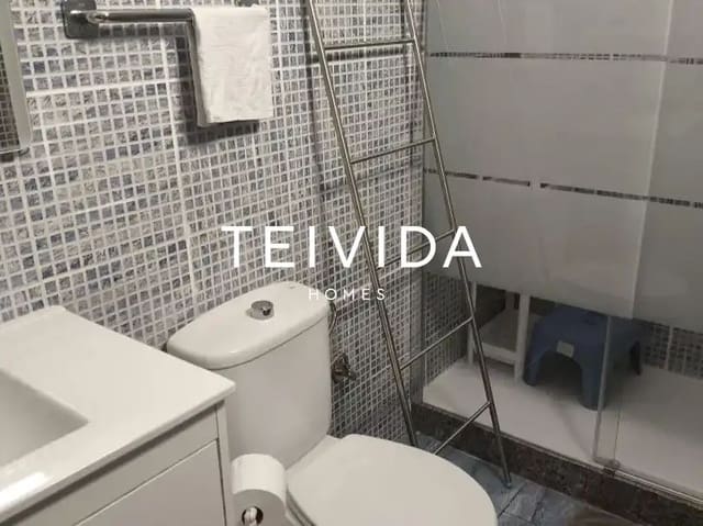 Commercial for sale in Guaza, Arona - € 189,000 (Ref: 9898381)