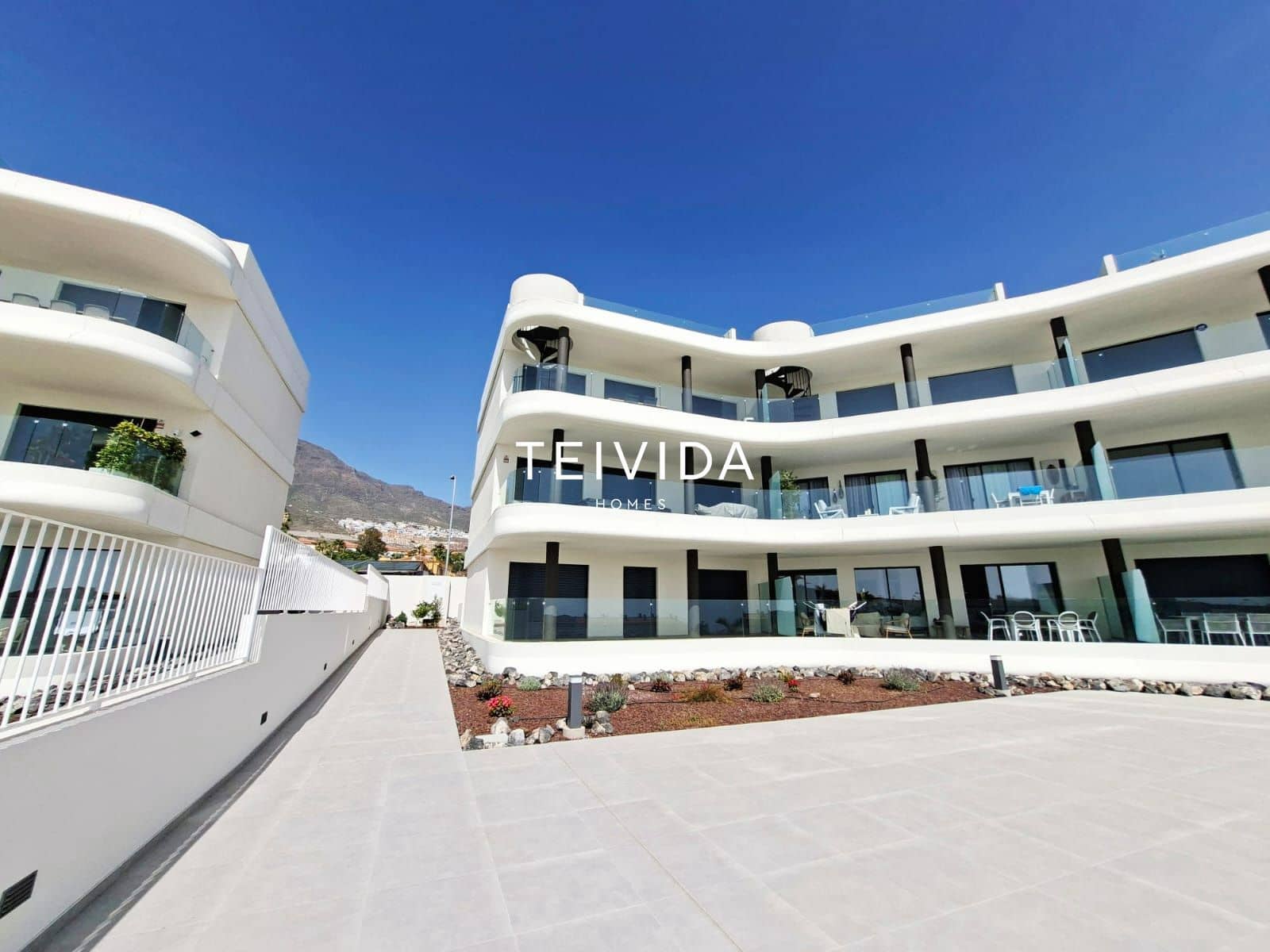 2 quarto Apartamento para arrendar em Costa Adeje com piscina garagem - 2 800 € (Ref: 9924918)