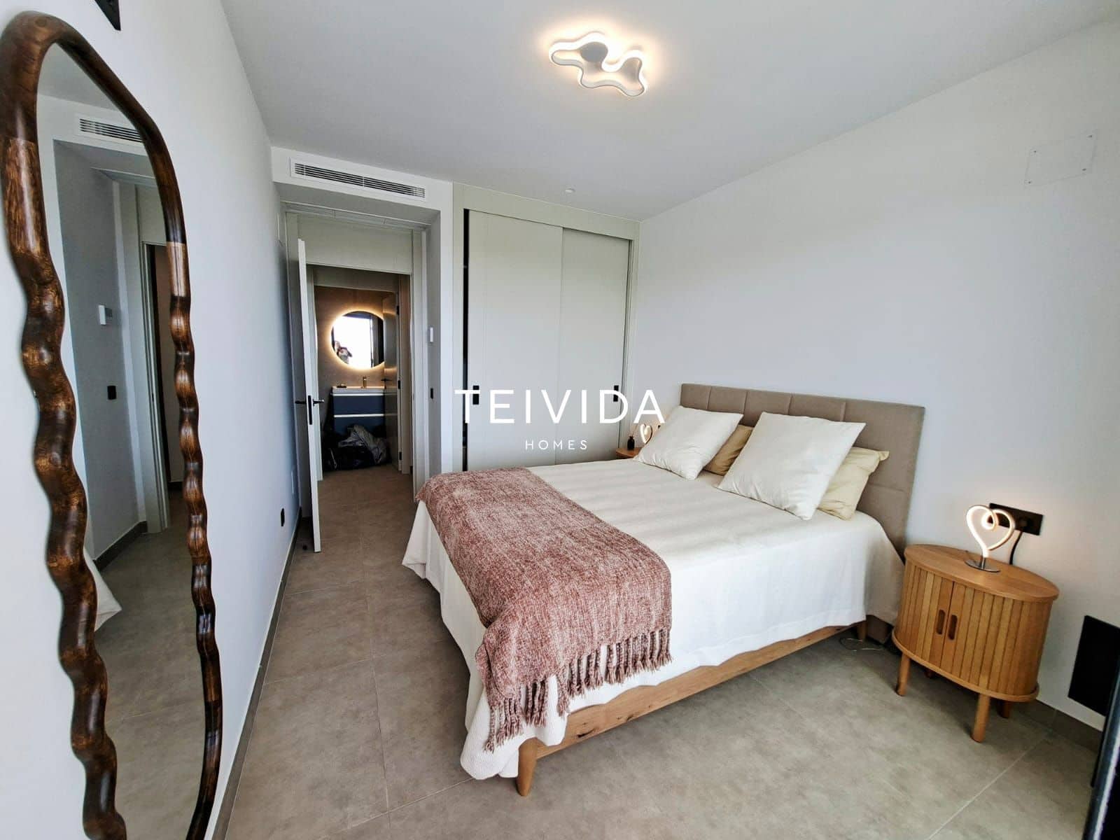2 quarto Apartamento para arrendar em Costa Adeje com piscina garagem - 2 800 € (Ref: 9924918)