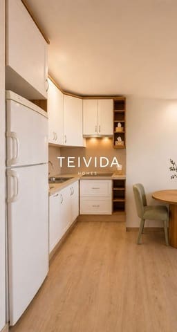 2 quarto Apartamento para arrendar em Playa de las Americas, Arona com piscina - 1 700 € (Ref: 9924920)