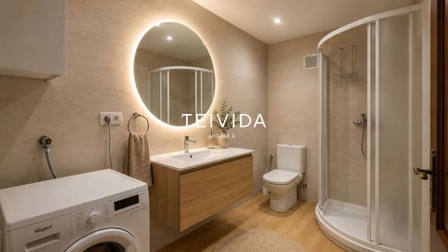 2 quarto Apartamento para arrendar em Playa de las Americas, Arona com piscina - 1 700 € (Ref: 9924920)