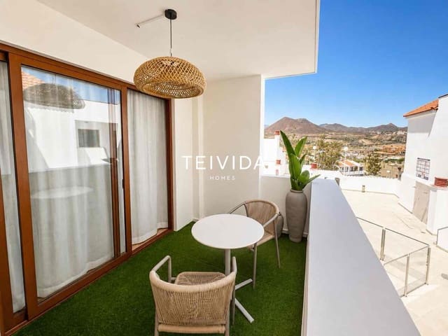 1 makuuhuone Asunto vuokrattavana paikassa Los Cristianos, Arona mukana uima-altaan - 1 600 € (Ref: 9924921)