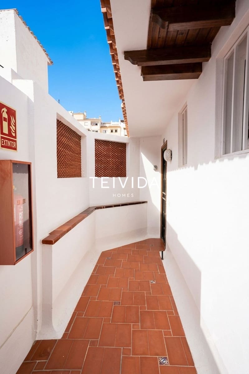 2 soverom Leilighet til leie i Los Cristianos med svømmebasseng - € 1 650 (Ref: 9924922)