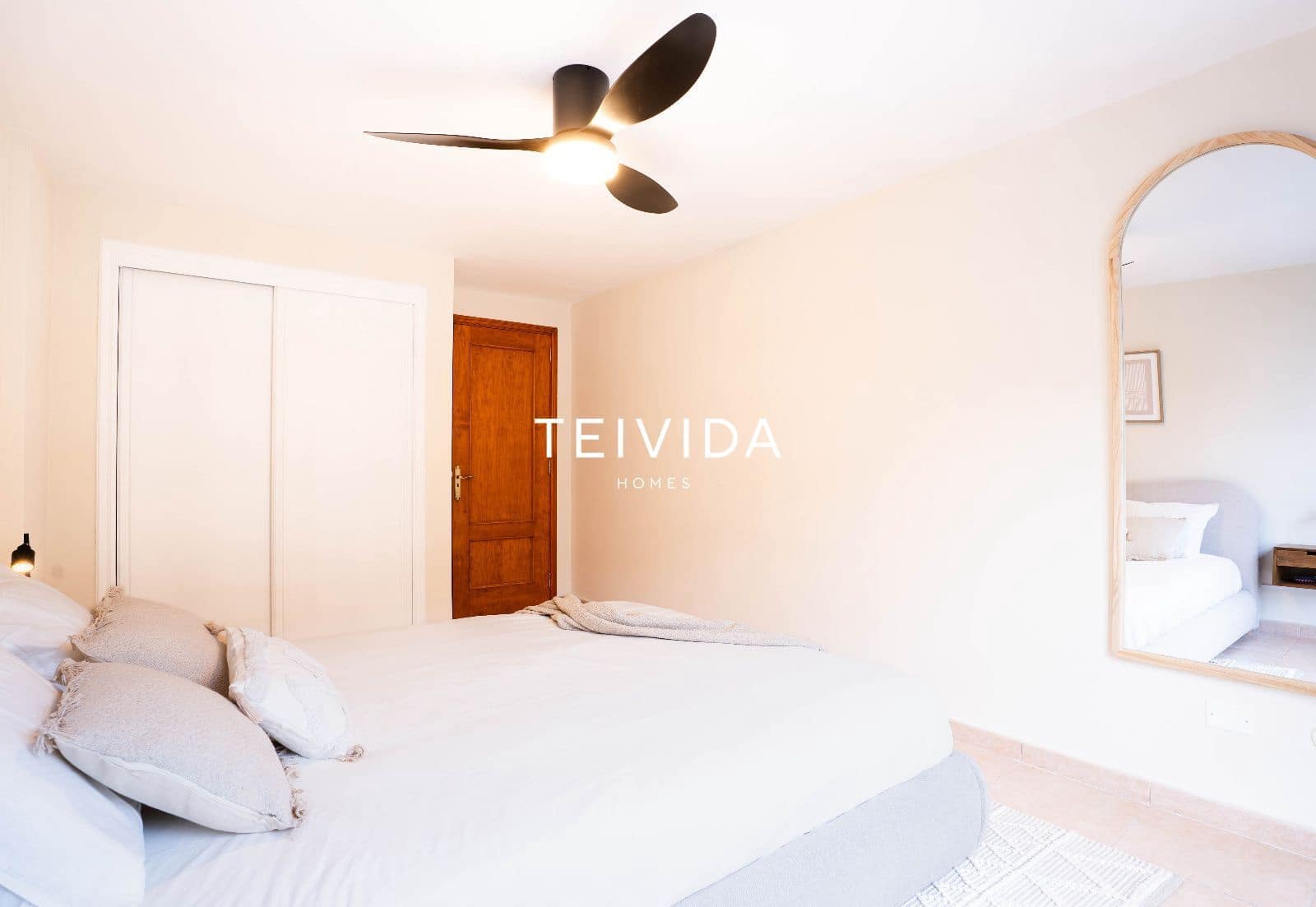 2 soverom Leilighet til leie i Los Cristianos med svømmebasseng - € 1 650 (Ref: 9924922)