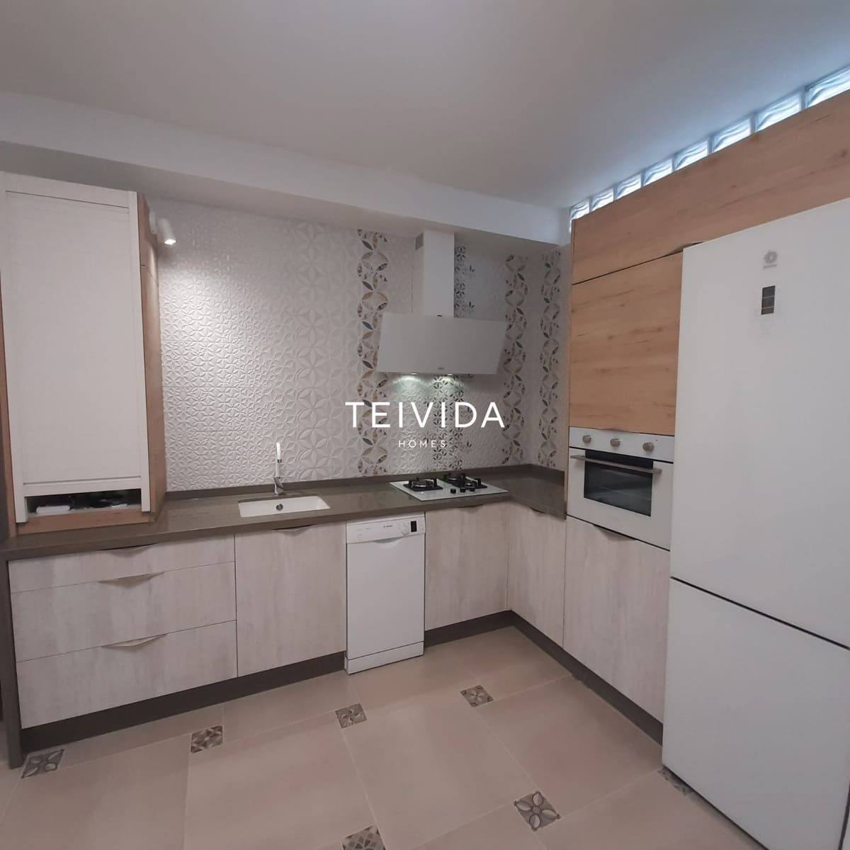 3 sypialnia Dom na sprzedaż w Costa del Silencio z basenem garażem - 315 000 € (Ref: 9964140)