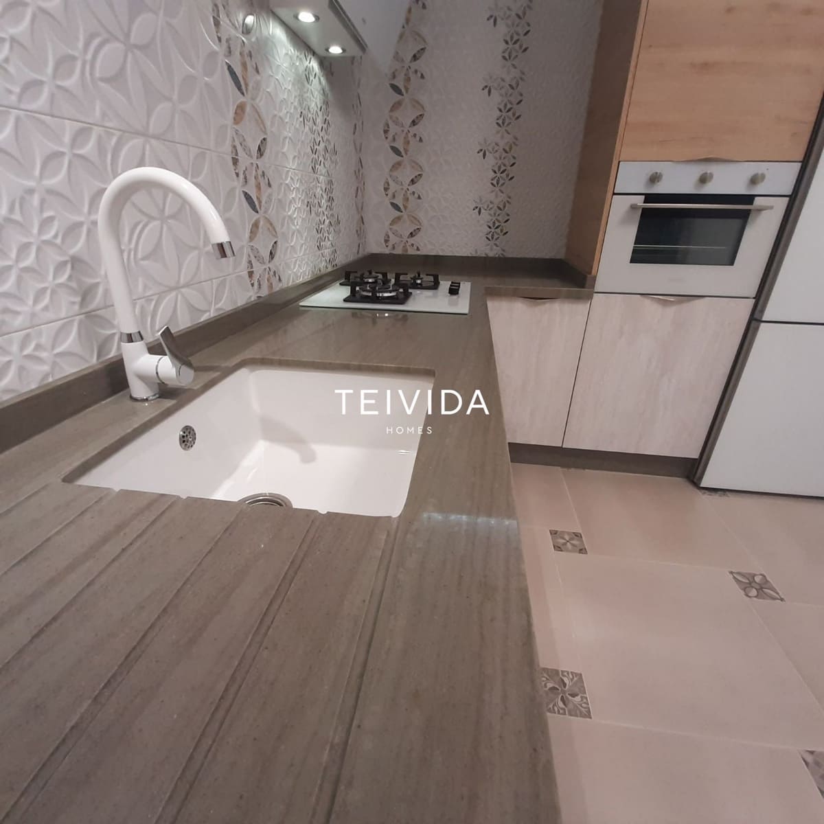 3 sypialnia Dom na sprzedaż w Costa del Silencio z basenem garażem - 315 000 € (Ref: 9964140)