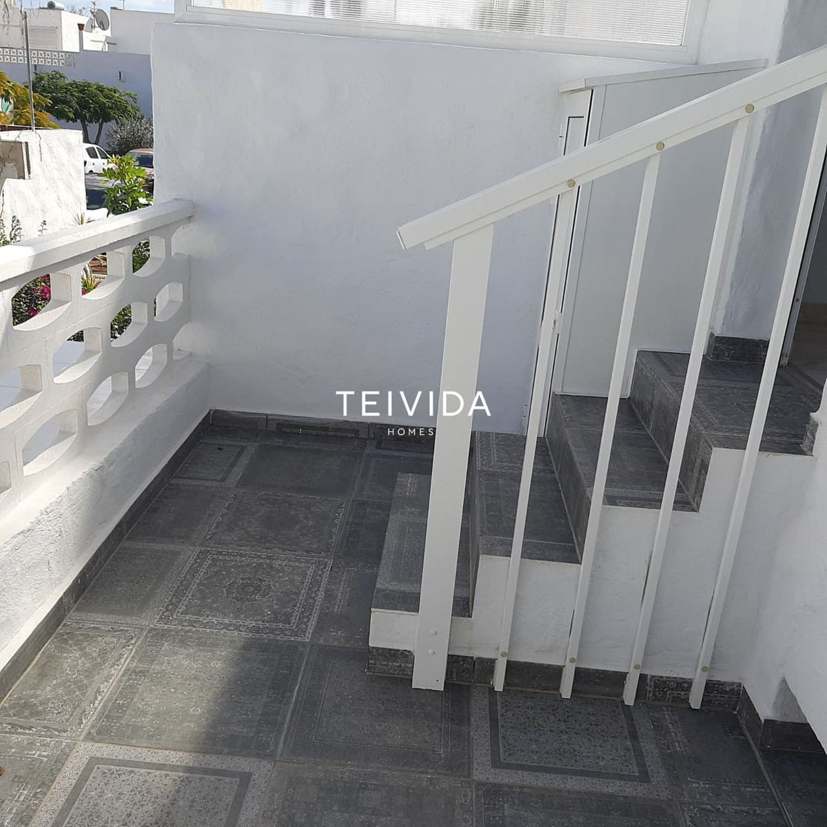 3 sypialnia Dom na sprzedaż w Costa del Silencio z basenem garażem - 315 000 € (Ref: 9964140)