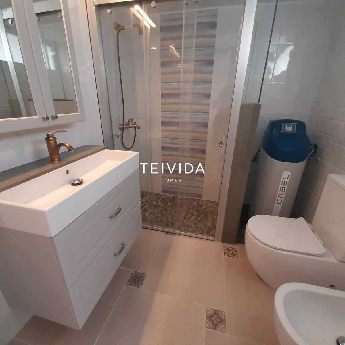3 sypialnia Dom na sprzedaż w Costa del Silencio z basenem garażem - 315 000 € (Ref: 9964140)