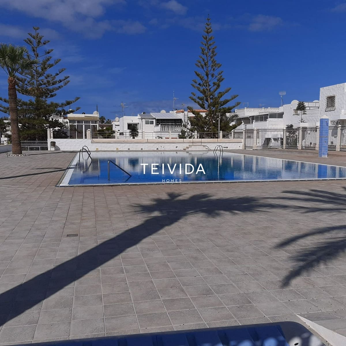 3 sypialnia Dom na sprzedaż w Costa del Silencio z basenem garażem - 315 000 € (Ref: 9964140)