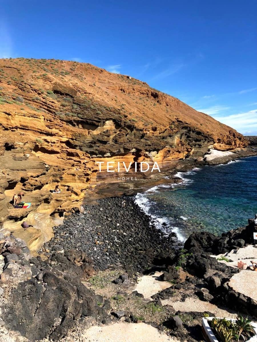 3 sypialnia Dom na sprzedaż w Costa del Silencio z basenem garażem - 315 000 € (Ref: 9964140)