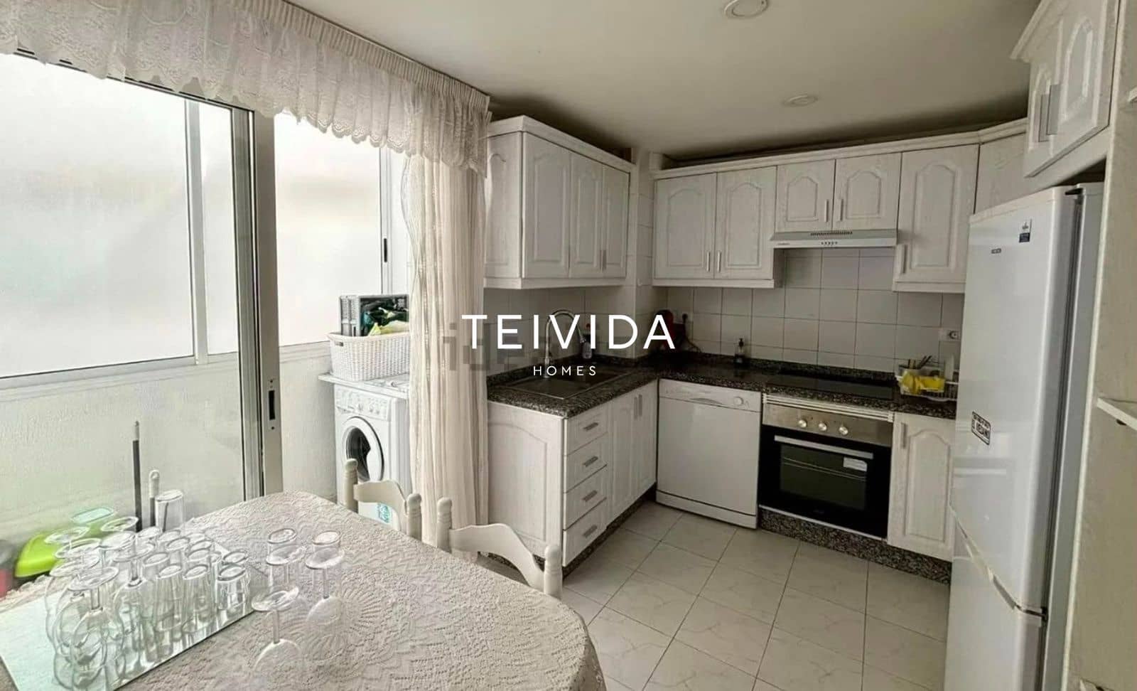 3 soveværelse Lejlighed til leje i El Medano med garage - € 1.700 (Ref: 9964141)