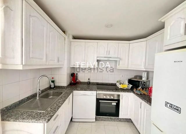 3 soveværelse Lejlighed til leje i El Medano, Granadilla de Abona med garage - € 1.700 (Ref: 9964141)
