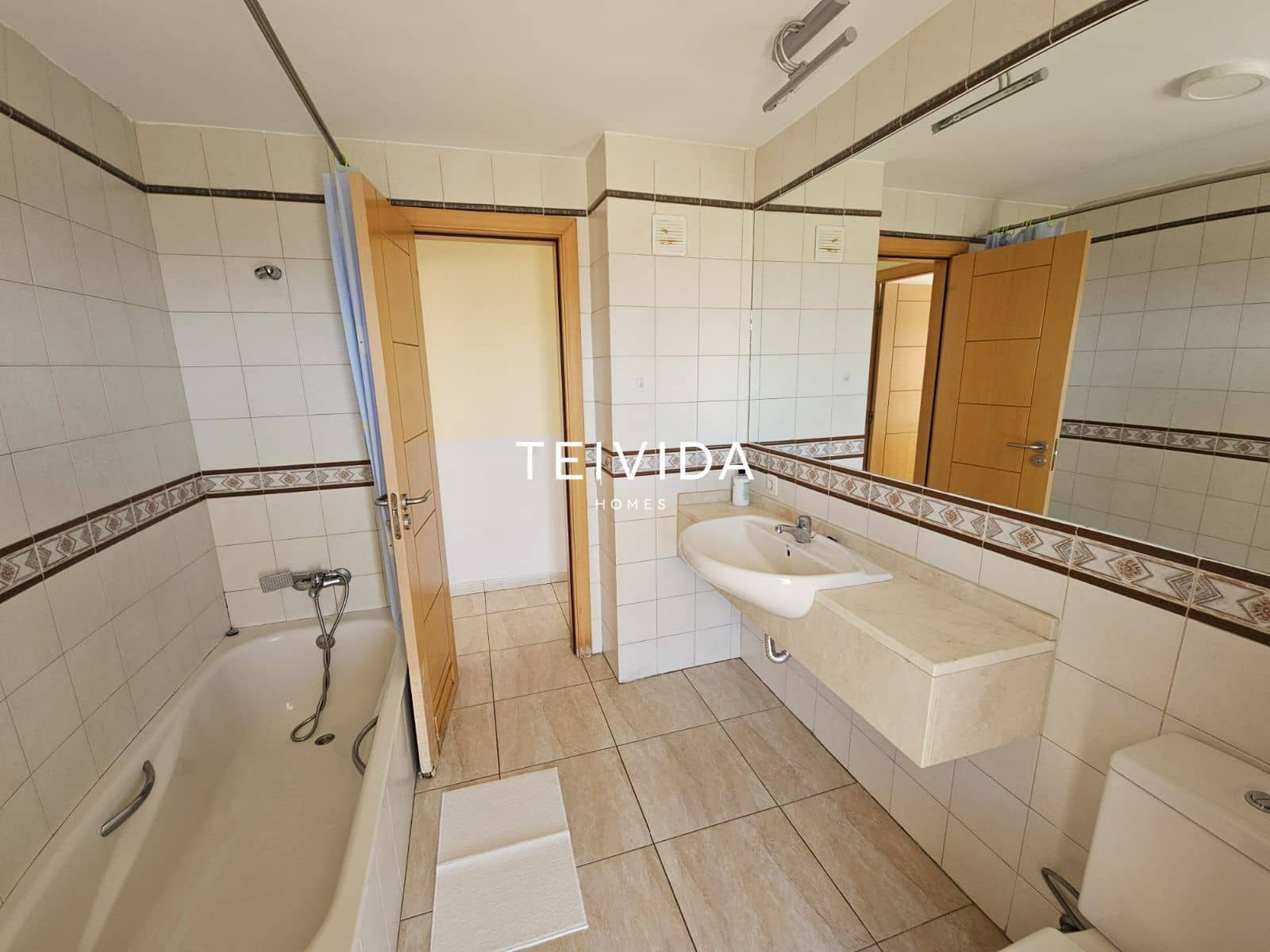 2 sypialnia Mieszkanie na sprzedaż w El Madronal z basenem garażem - 560 000 € (Ref: 9999024)