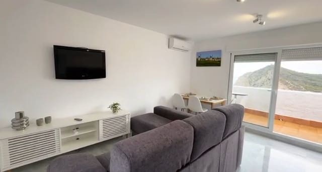 Bungalow de 2 habitaciones en Benidorm en venta con piscina garaje - 265.000 € (Ref: 10001033)