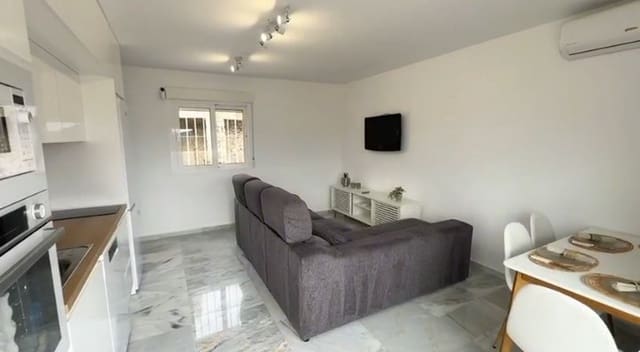 Bungalow de 2 habitaciones en Benidorm en venta con piscina garaje - 265.000 € (Ref: 10001033)