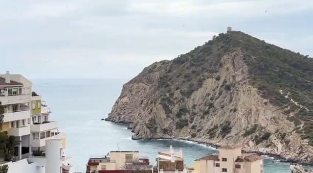 Bungalow de 2 habitaciones en Benidorm en venta con piscina garaje - 265.000 € (Ref: 10001033)
