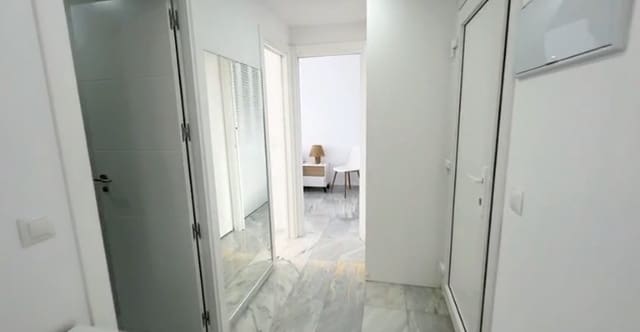 Bungalow de 2 habitaciones en Benidorm en venta con piscina garaje - 265.000 € (Ref: 10001033)