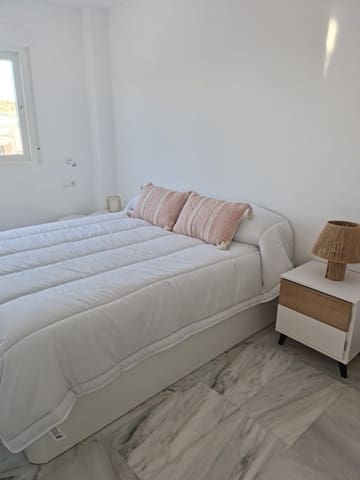 Bungalow de 2 habitaciones en Benidorm en venta con piscina garaje - 265.000 € (Ref: 10001033)