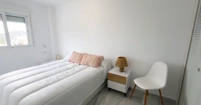 Bungalow de 2 habitaciones en Benidorm en venta con piscina garaje - 265.000 € (Ref: 10001033)