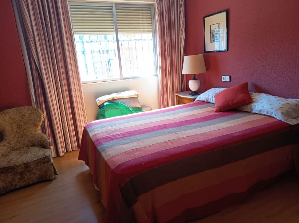 3 bedroom Penthouse for sale in Benidorm with garage - € 549,000 (Ref: 10031072)