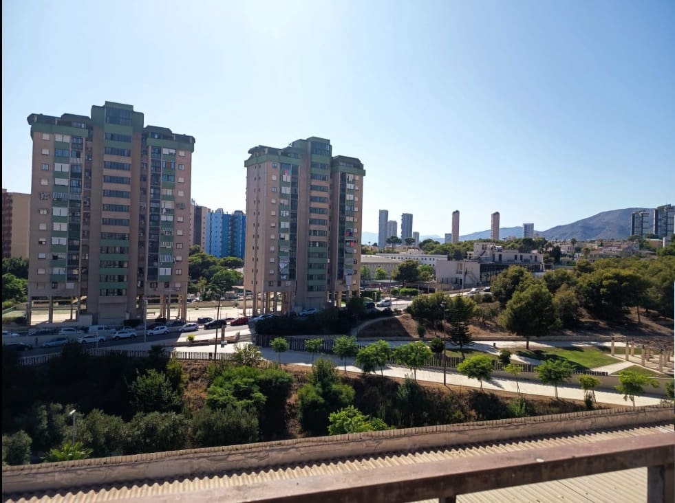 3 bedroom Penthouse for sale in Benidorm with garage - € 549,000 (Ref: 10031072)