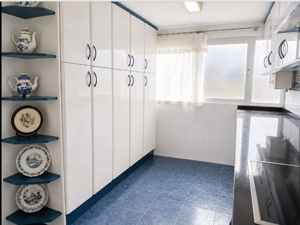 3 bedroom Penthouse for sale in Benidorm with garage - € 549,000 (Ref: 10031072)