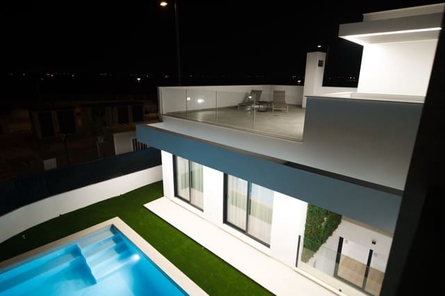 3 sovrum Villa till salu i Los Alcázares med pool - 869 000 € (Ref: 10049817)