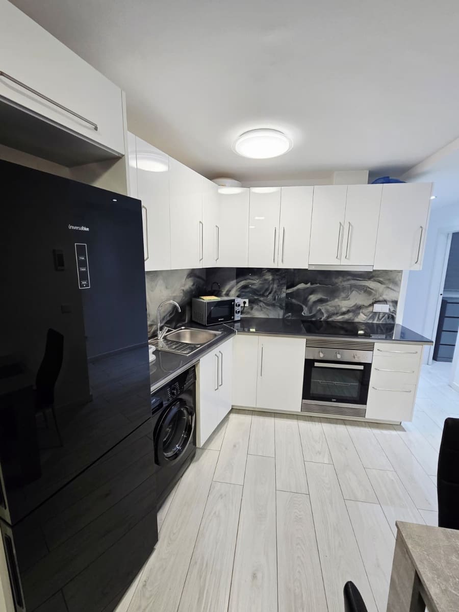 Apartamento Playa de 2 habitaciones en Benidorm en venta con piscina garaje - 210.000 € (Ref: 9940798)
