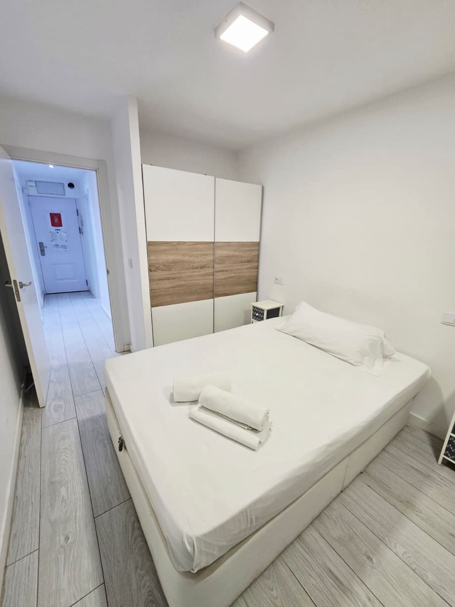 Apartamento Playa de 2 habitaciones en Benidorm en venta con piscina garaje - 210.000 € (Ref: 9940798)