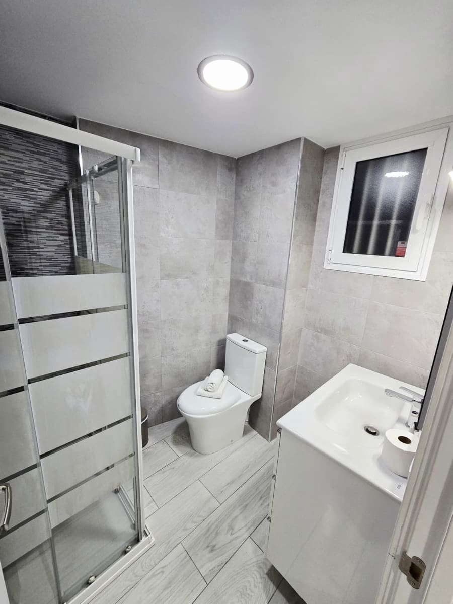 Apartamento Playa de 2 habitaciones en Benidorm en venta con piscina garaje - 210.000 € (Ref: 9940798)