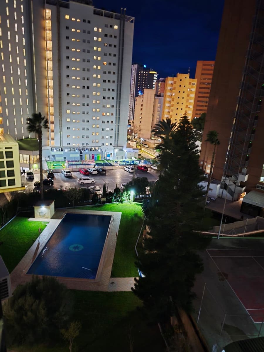 Apartamento Playa de 2 habitaciones en Benidorm en venta con piscina garaje - 210.000 € (Ref: 9940798)