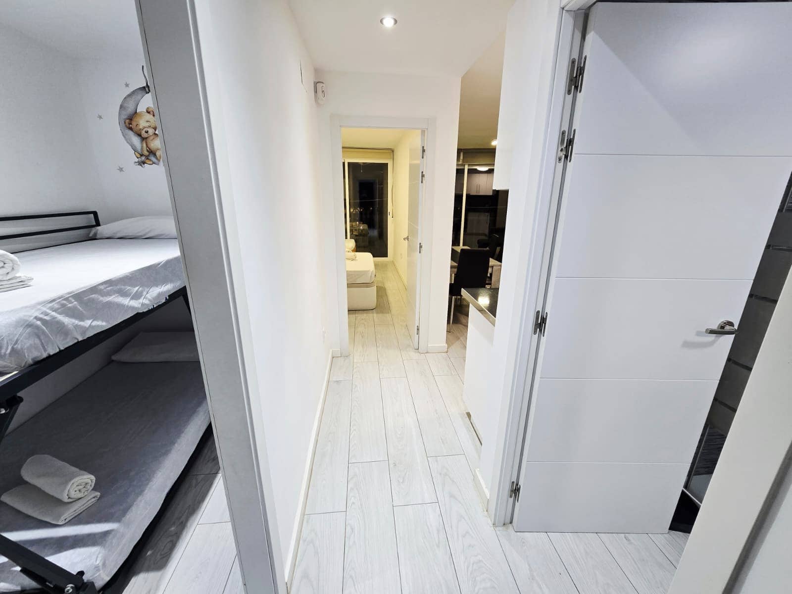 Apartamento Playa de 2 habitaciones en Benidorm en venta con piscina garaje - 210.000 € (Ref: 9940798)