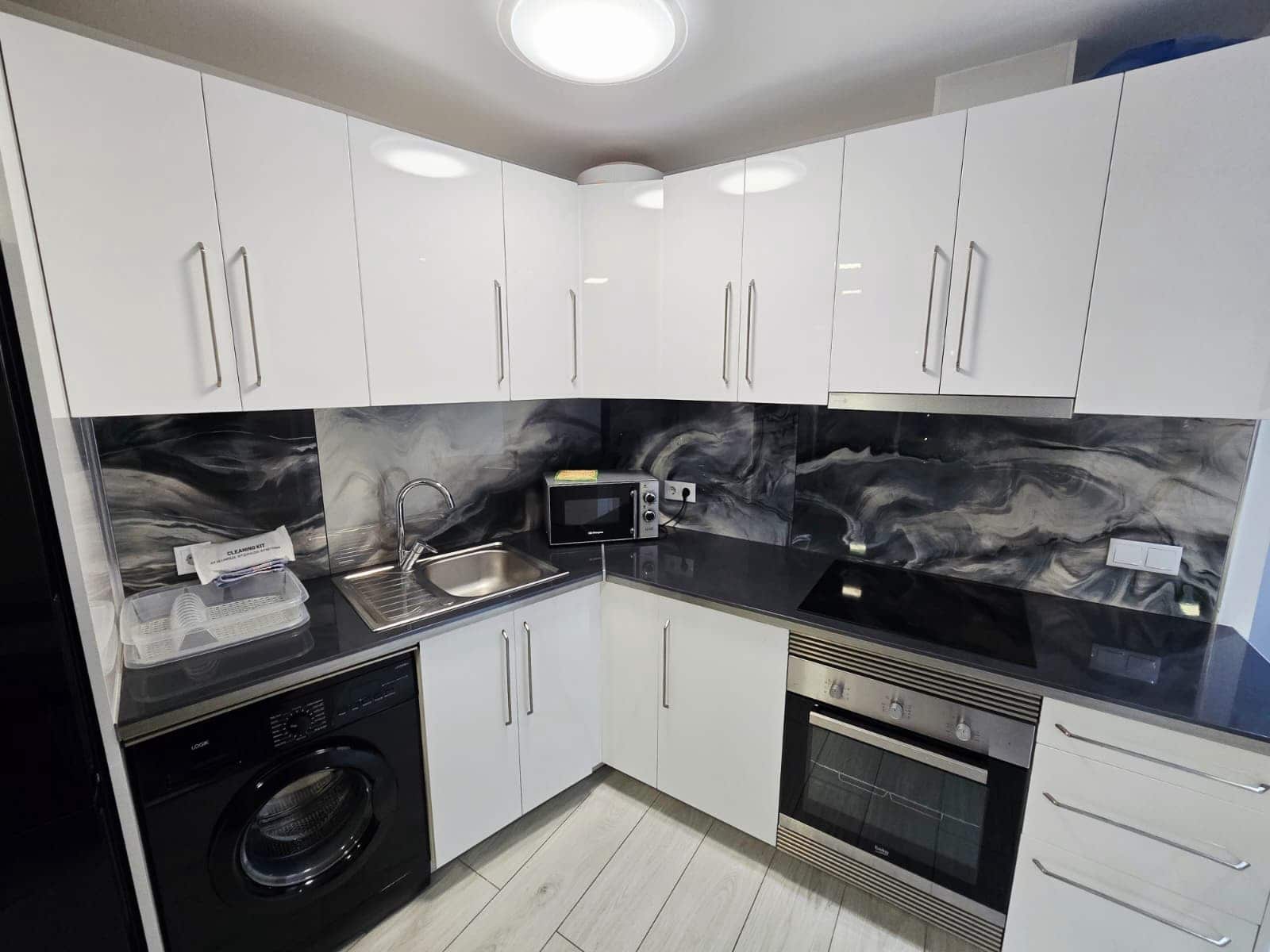 Apartamento Playa de 2 habitaciones en Benidorm en venta con piscina garaje - 210.000 € (Ref: 9940798)