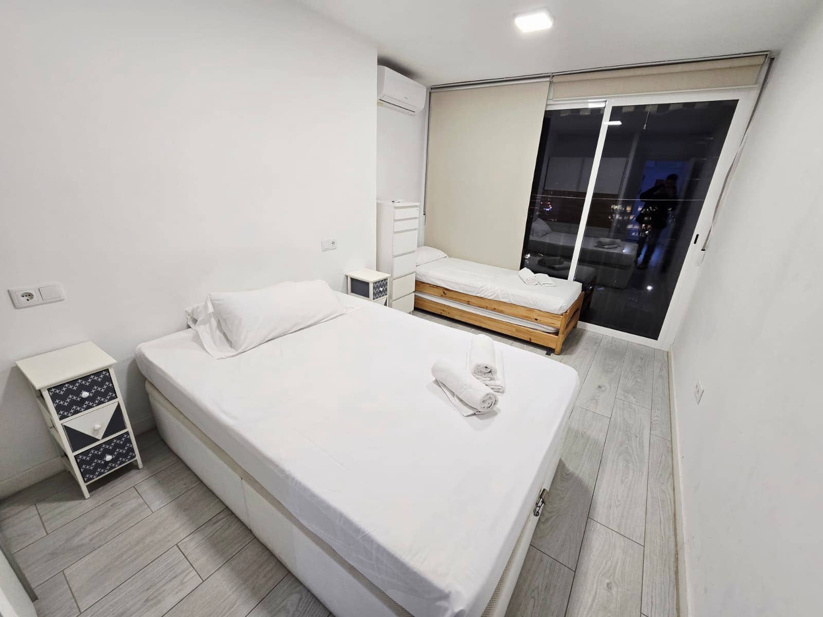 Apartamento Playa de 2 habitaciones en Benidorm en venta con piscina garaje - 210.000 € (Ref: 9940798)