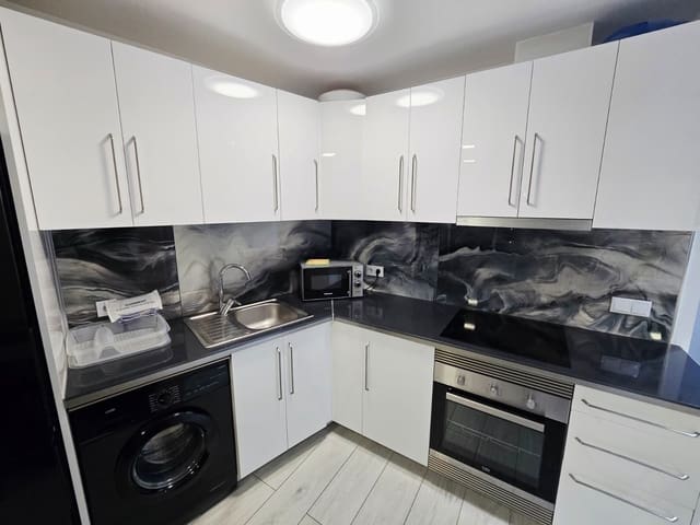 2 soveværelse Strandlejlighed til salg i Levante, Benidorm med swimmingpool garage - € 210.000 (Ref: 9940798)