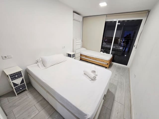 2 soveværelse Strandlejlighed til salg i Levante, Benidorm med swimmingpool garage - € 210.000 (Ref: 9940798)