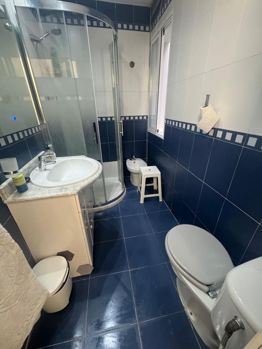 Maison de Ville de 3 chambres à louer à Benidorm - 1 300 € (Ref: 9998006)